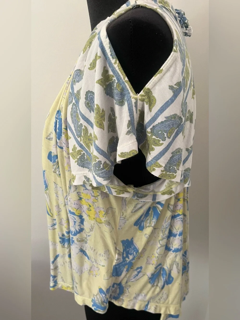 Free People Baja Babe Lemon Gelato Cold Shoulder Top  Size medium